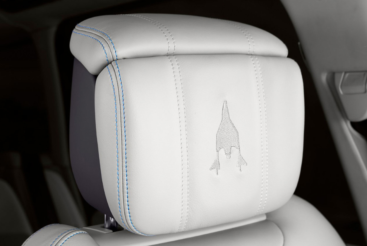 black，vehicle，Astronaut version，Land Rover，