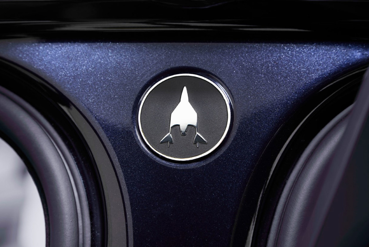 black，vehicle，Astronaut version，Land Rover，