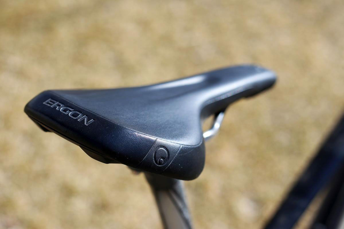 white，Seat design，ERGON SMR3，