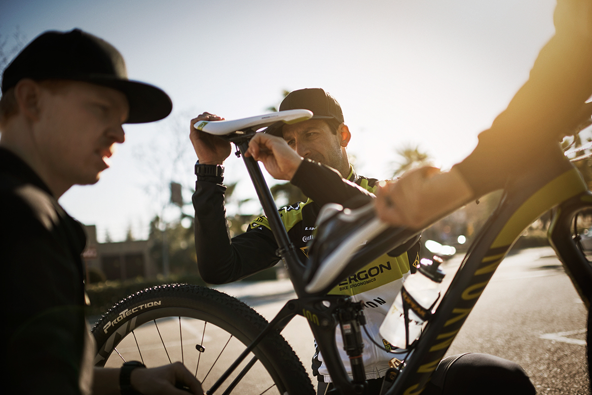 white，Seat design，ERGON SMR3，