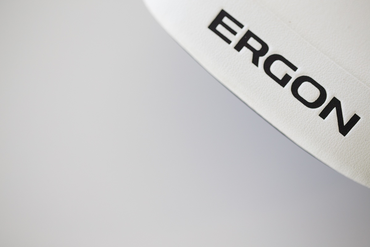white，Seat design，ERGON SMR3，