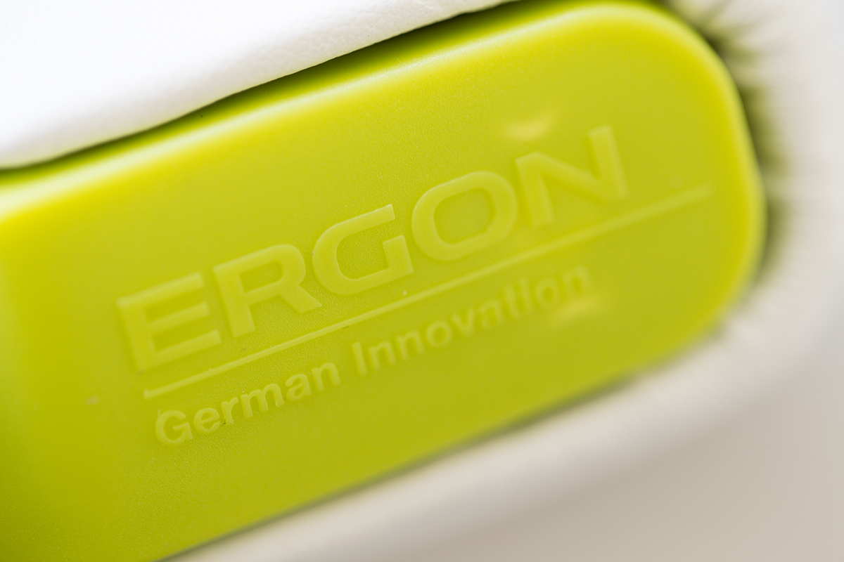 white，Seat design，ERGON SMR3，