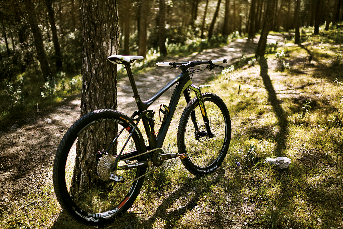 white，Seat design，ERGON SMR3，